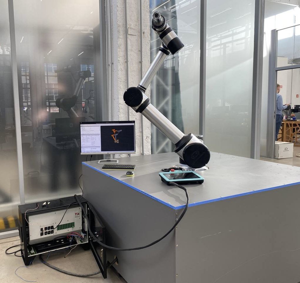 Шестиосевой коллаборативный манипулятор российского производства Promobot M13